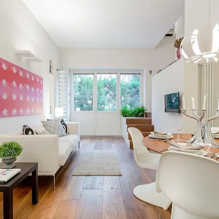 Casa Patricia, A Homey Luxury Modern & Quiet With Parking & Garden Within The Walls Apartment