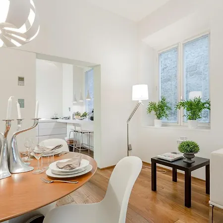 Apartment Casa Patricia, A Homey Luxury Modern & Quiet With Parking & Garden Within The Walls
