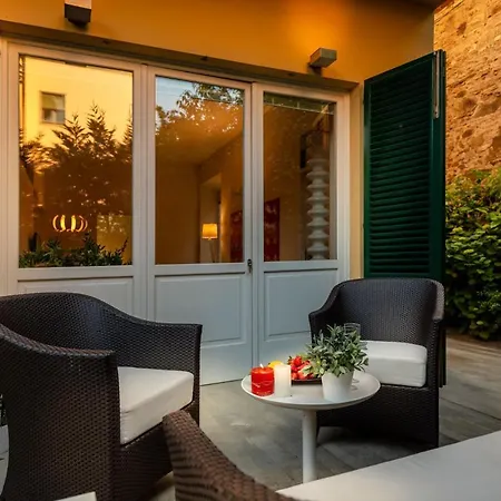 Apartment Casa Patricia, A Homey Luxury Modern & Quiet With Parking & Garden Within The Walls