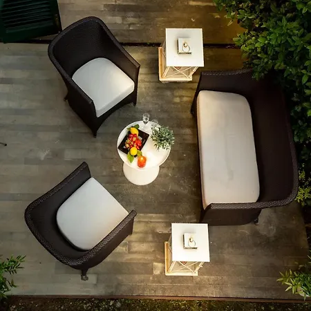 Apartment Casa Patricia, A Homey Luxury Modern & Quiet With Parking & Garden Within The Walls *