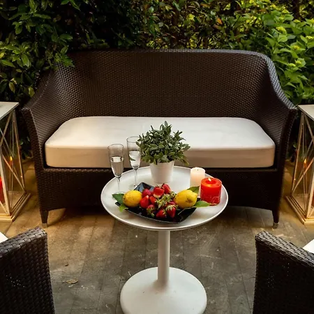Casa Patricia, A Homey Luxury Modern & Quiet With Parking & Garden Within The Walls Apartment *
